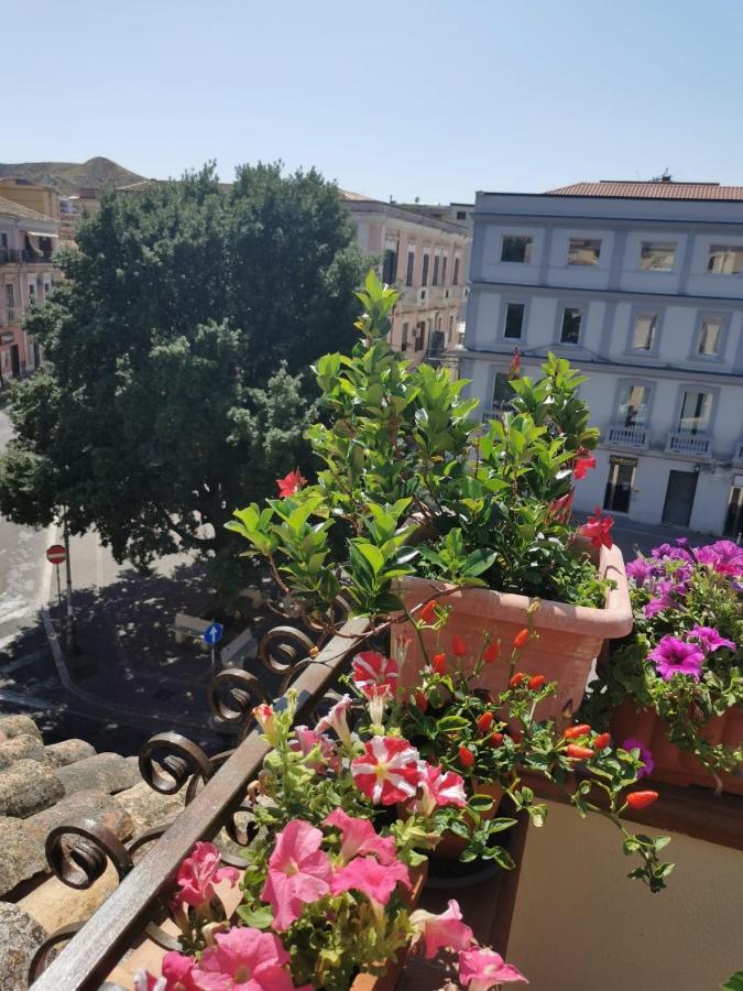 Estes Crotone Exterior photo