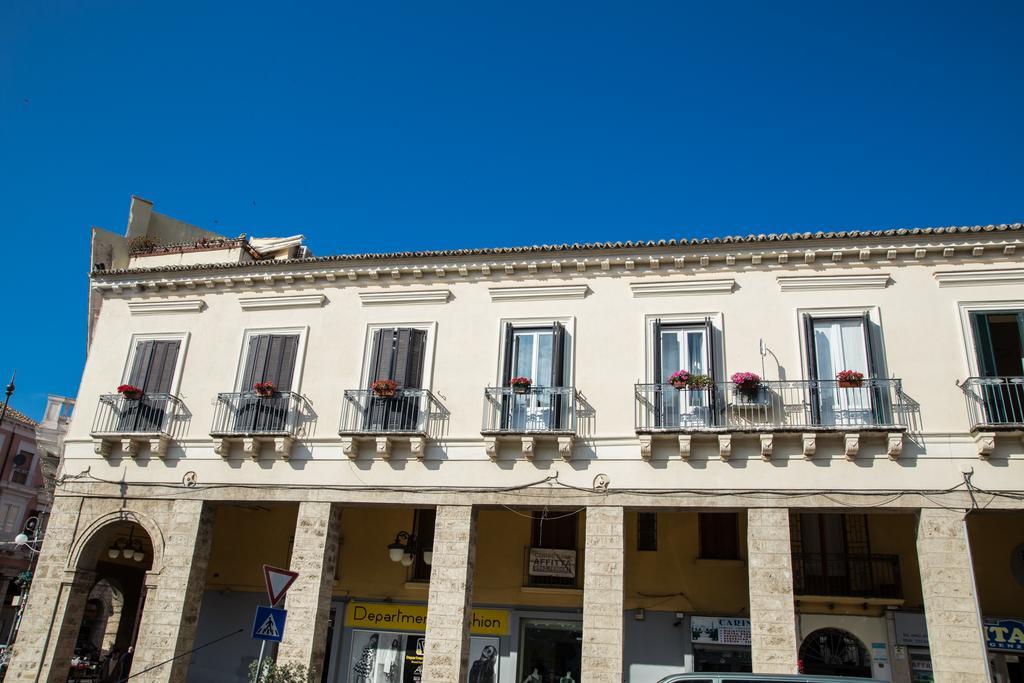 Estes Crotone Exterior photo